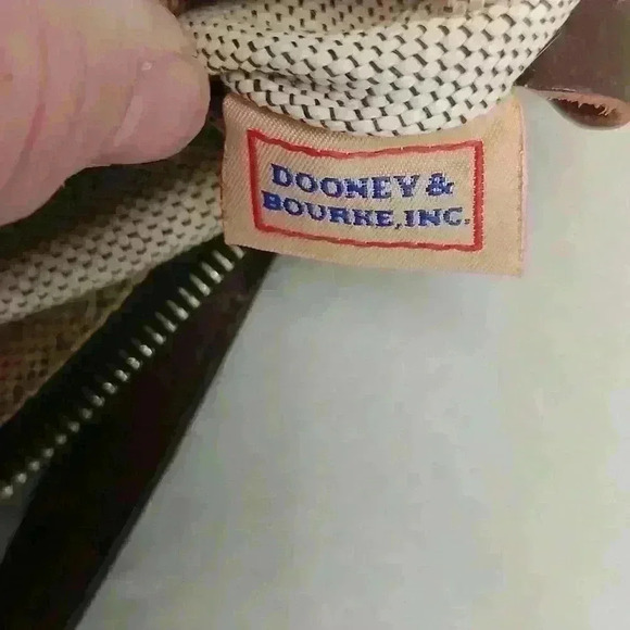 Dooney and Bourke crossbody purse(small)..Vintage - Picture 10 of 15
